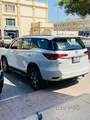 تويوتا فورتشنر متاحة للإيجار بسعر 3,000 ريال قطري